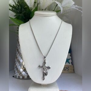 STAINLESS STEEL CROSS NECKLACE